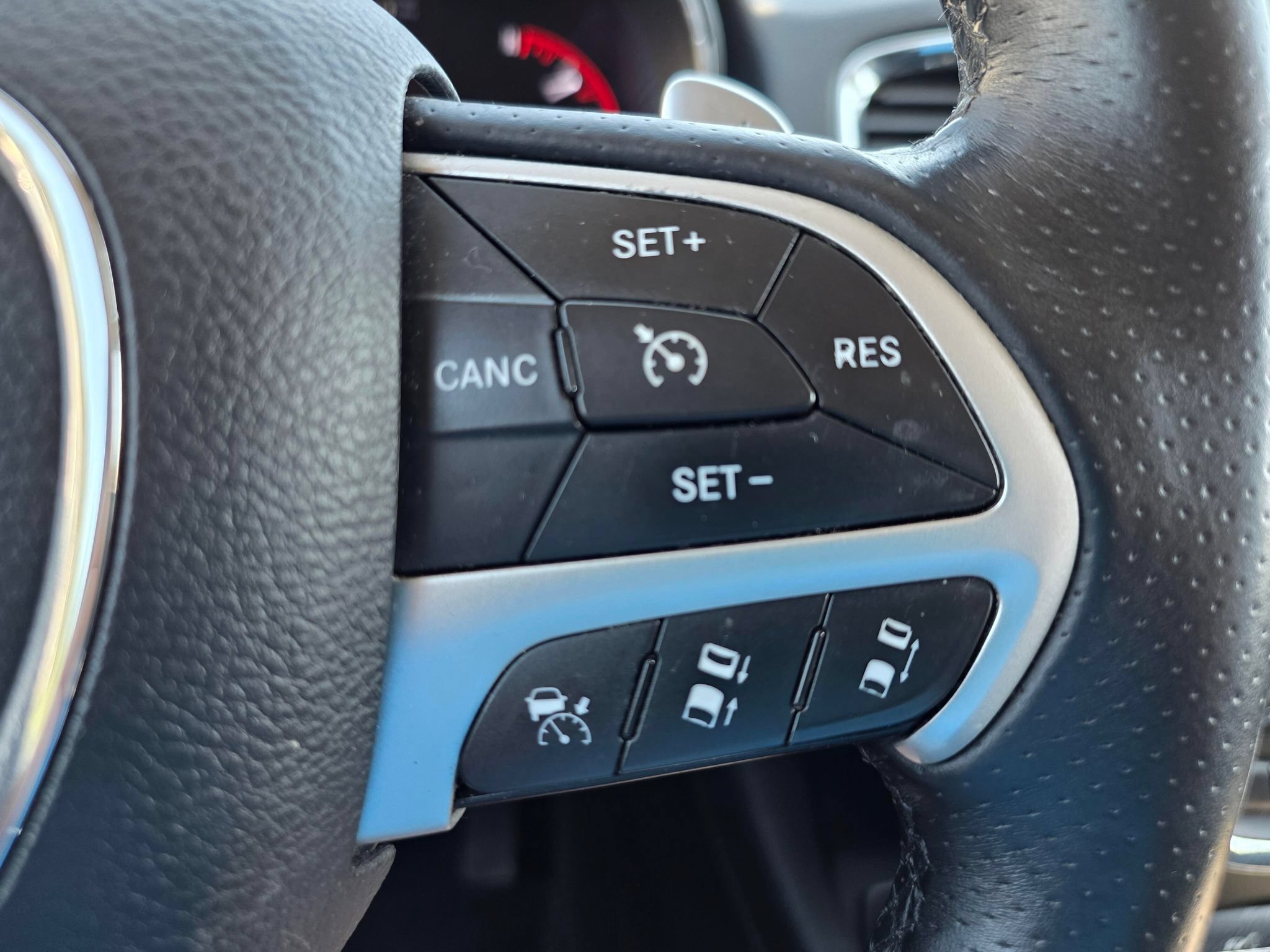 Used 2015 Dodge Durango Citadel w/ Technology Group AWD/4WD image 22