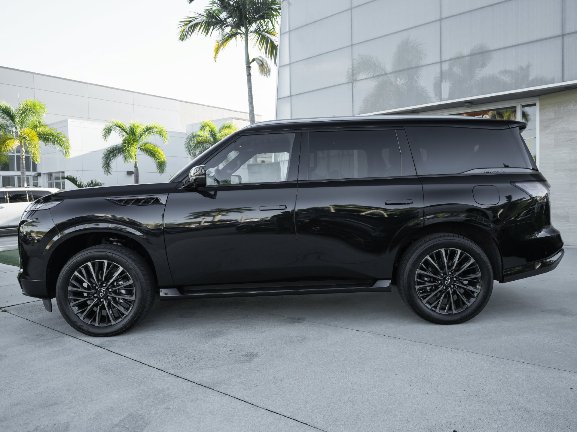 New 2027 INFINITI QX80 Autograph w/ Premium Cargo Package AWD/4WD image 34