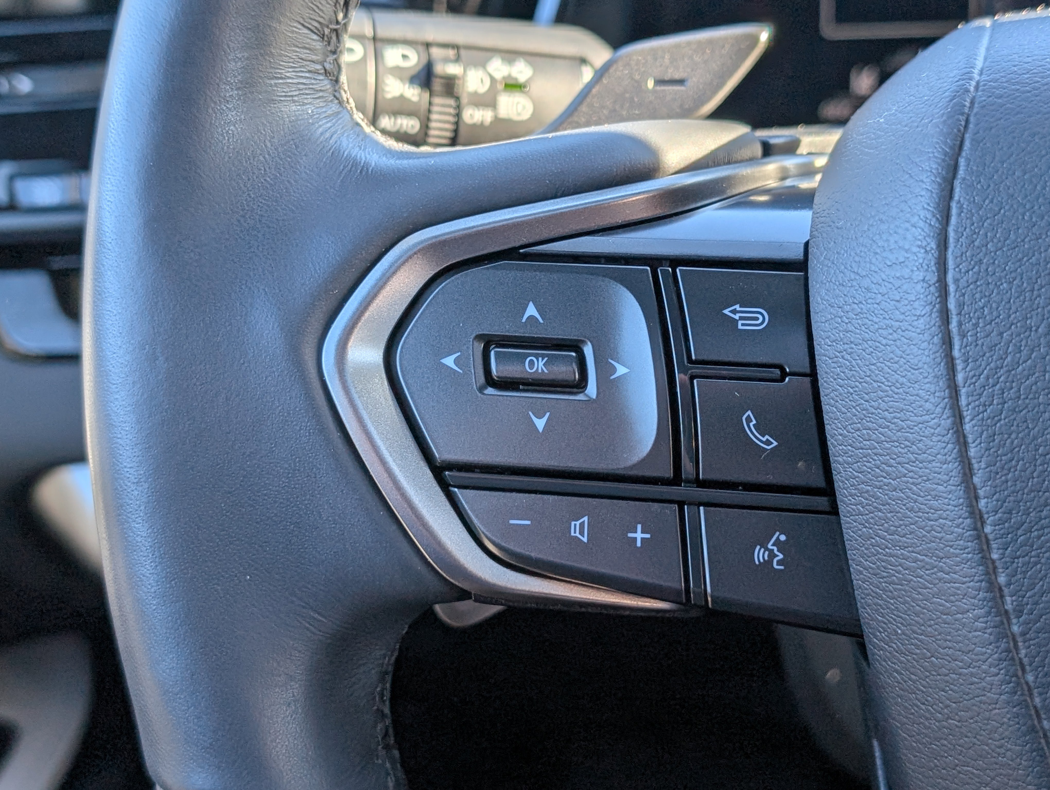 Used 2023 Lexus RX 350 Premium w/ Accessory Package AWD/4WD image 23