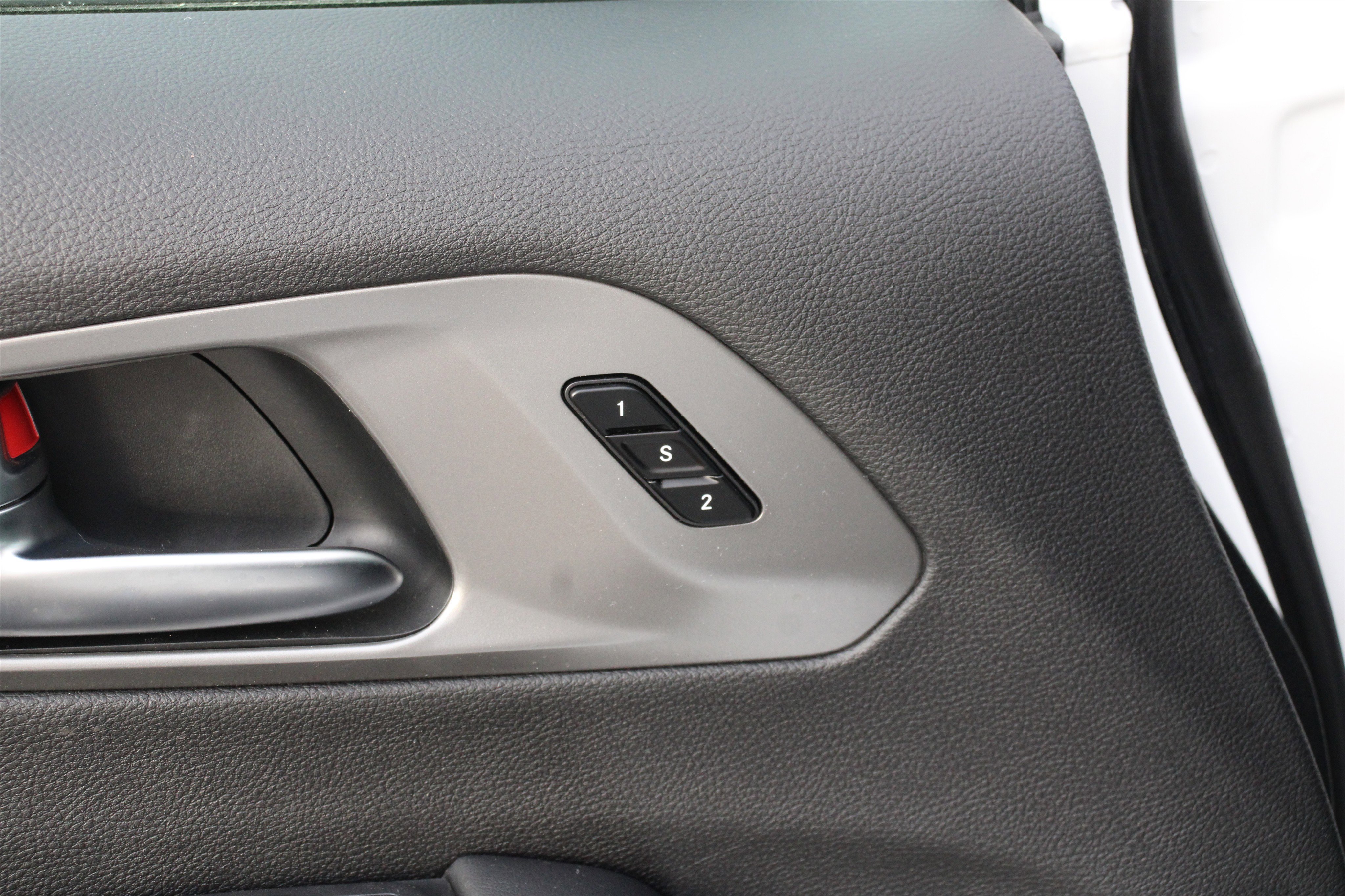New 2026 Chrysler Pacifica Select AWD/4WD image 7