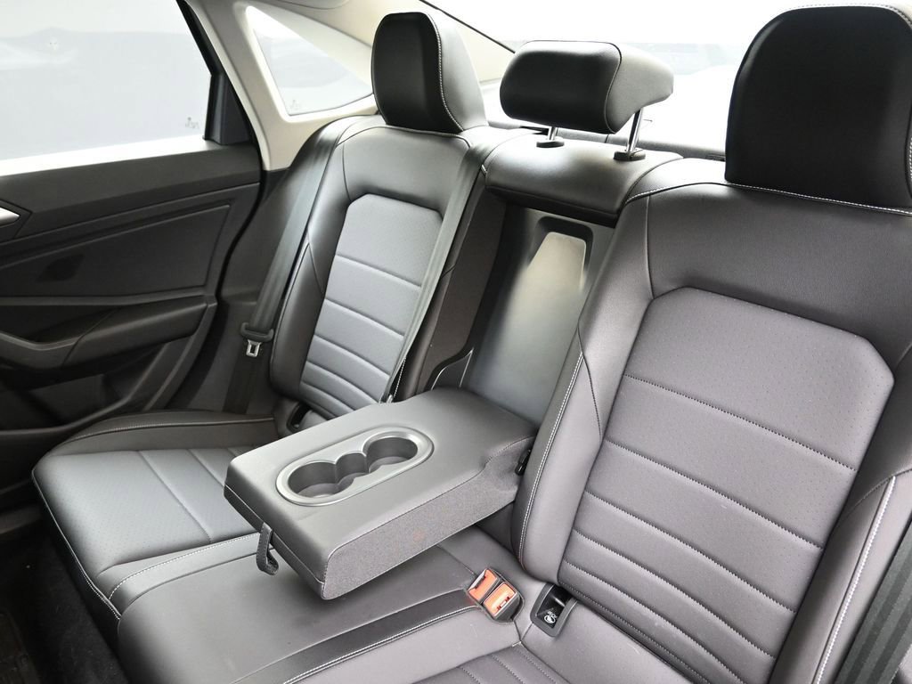 Used 2023 Volkswagen Jetta SE w/ Black Wheel Package image 20