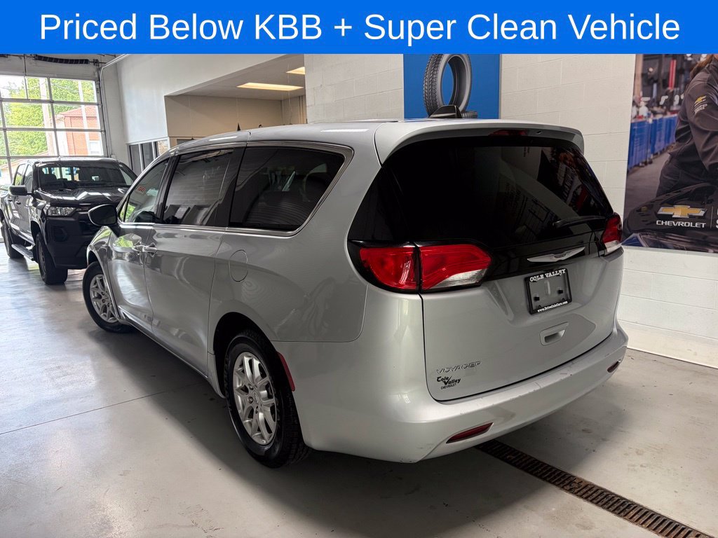Used 2023 Chrysler Voyager LX FWD image 6
