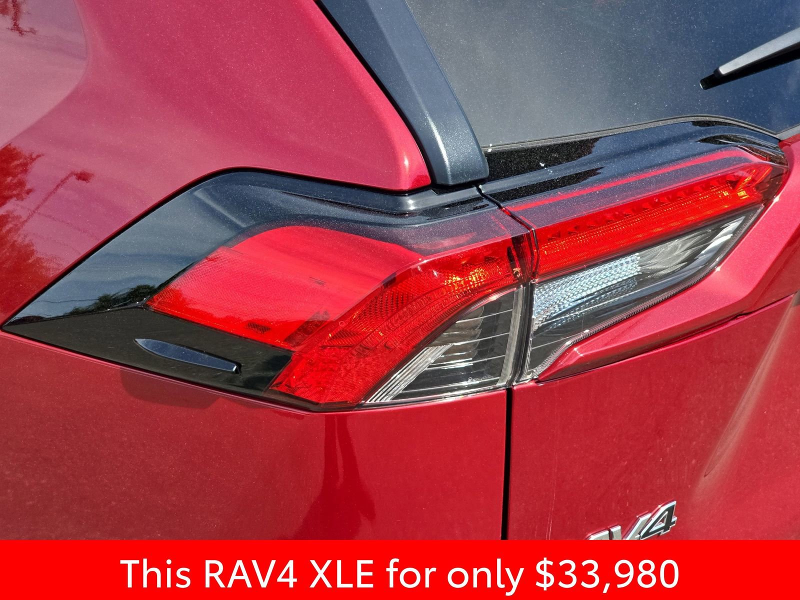 Used 2025 Toyota RAV4 XLE FWD image 39