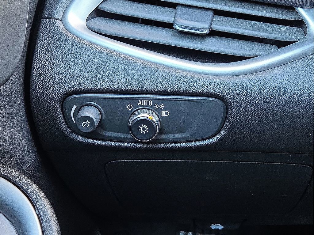 Used 2024 Chevrolet Malibu LT image 24