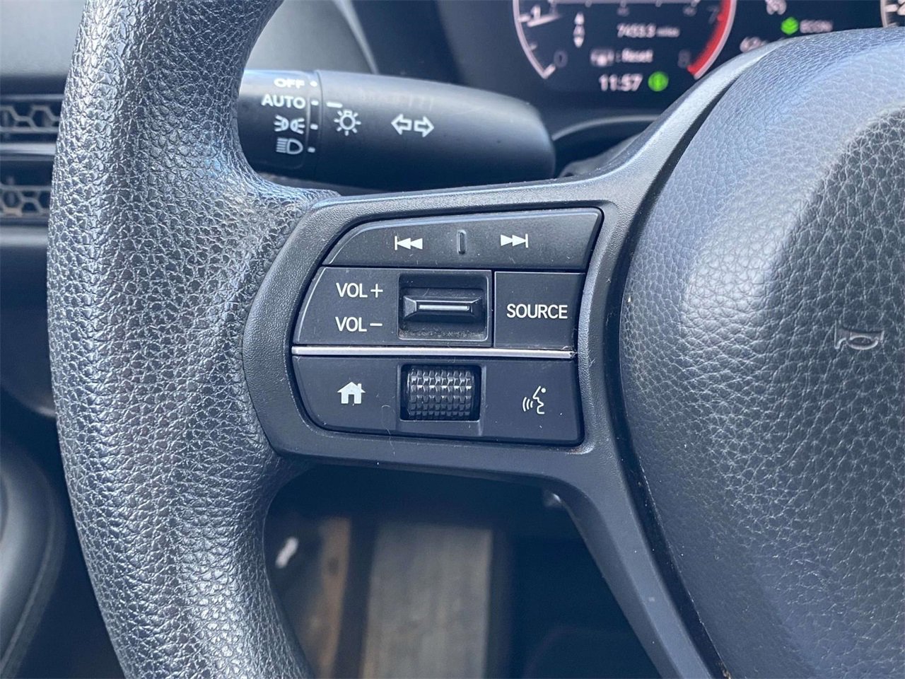 Used 2023 Honda HR-V LX image 18