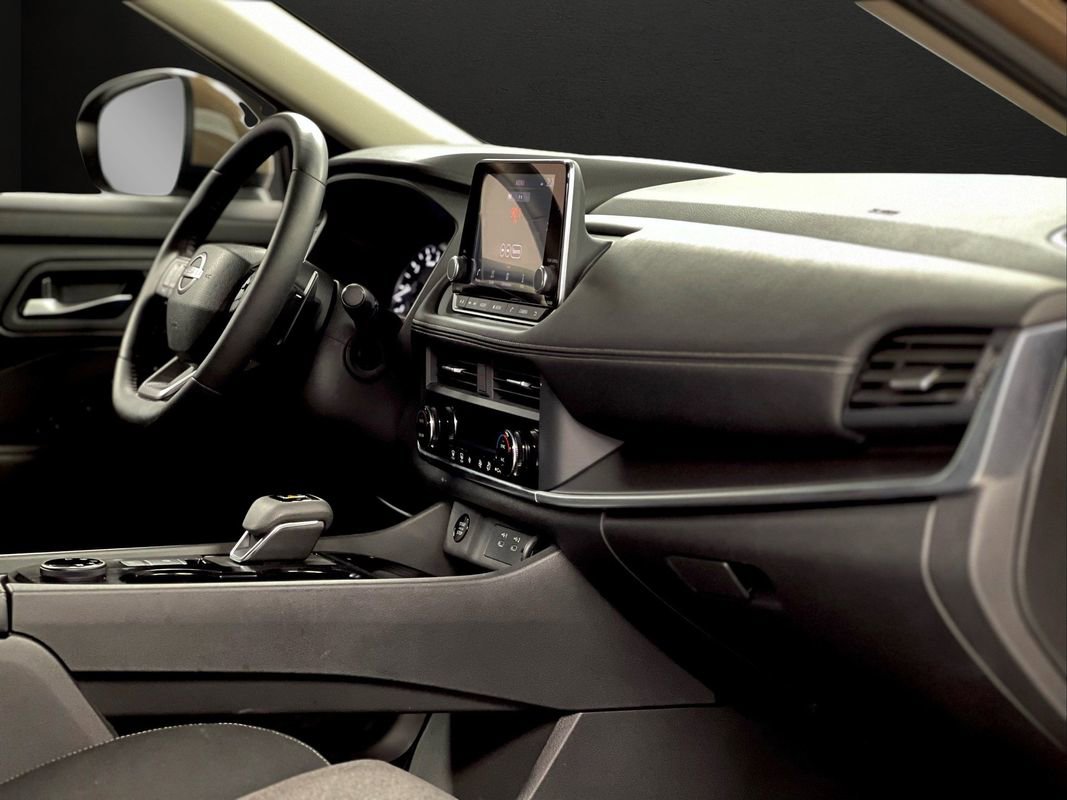 Used 2025 Nissan Rogue SV image 20