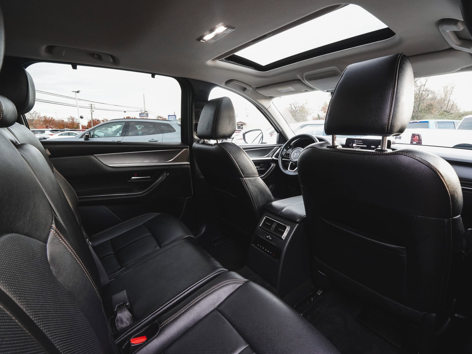 Used 2024 MAZDA CX-90 Plug-In Hybrid w/ Preferred image 33