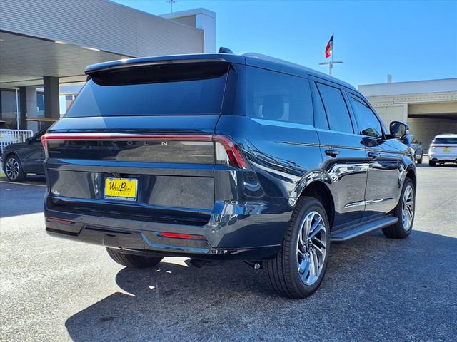 New 2026 Lincoln Navigator Premiere image 2