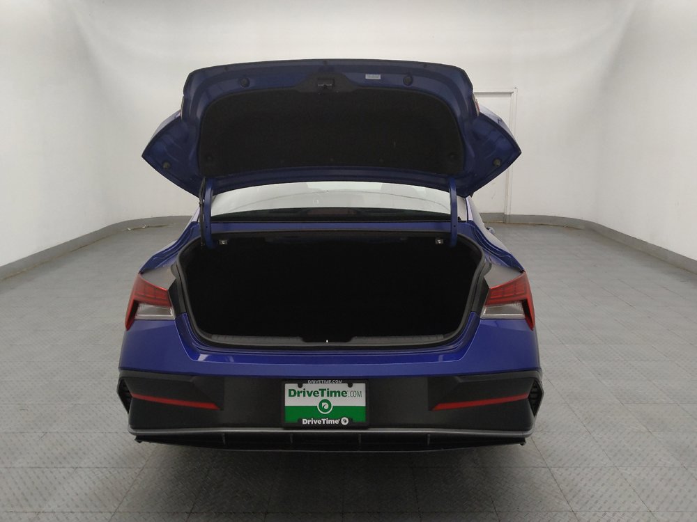 Used 2025 Hyundai Elantra SEL FWD image 29