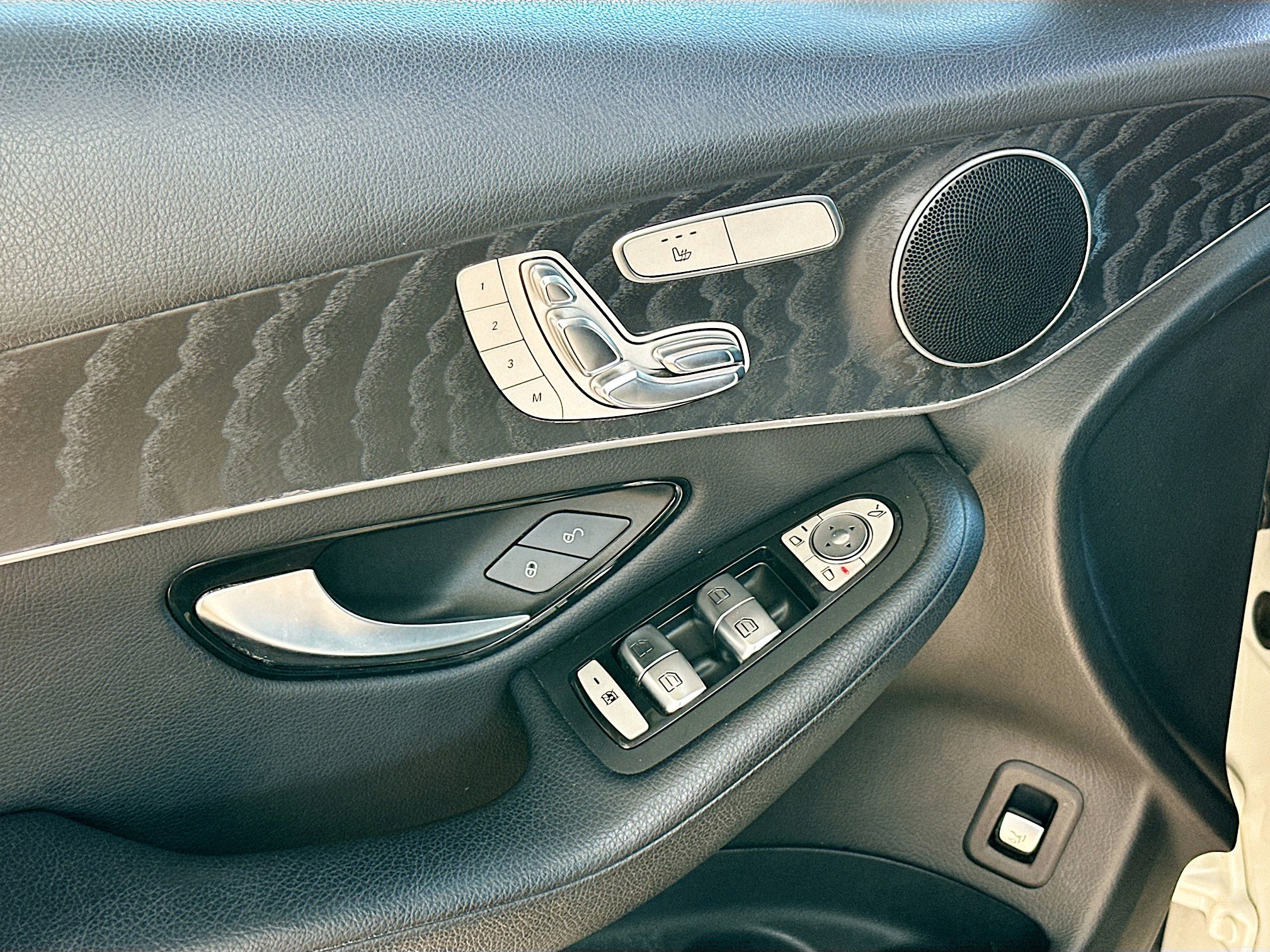 Used 2018 Mercedes-Benz GLC 300 image 17