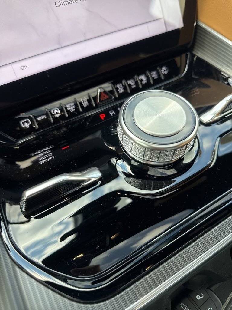 New 2026 Jeep Grand Wagoneer Summit AWD/4WD image 16