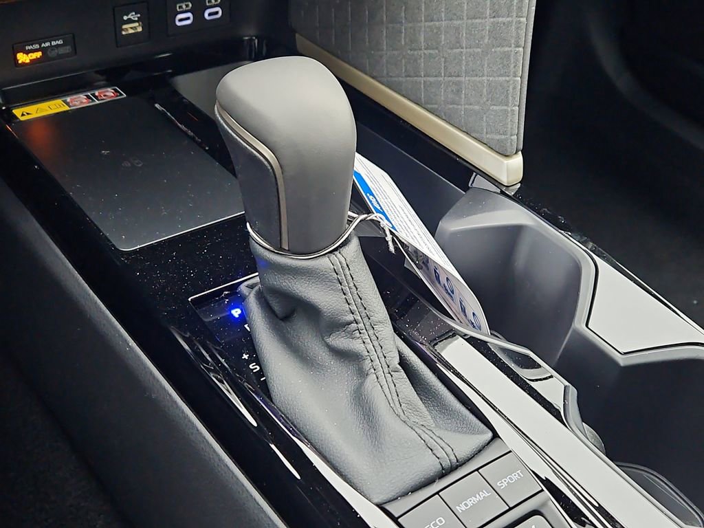 New 2026 Toyota Camry Hybrid image 19