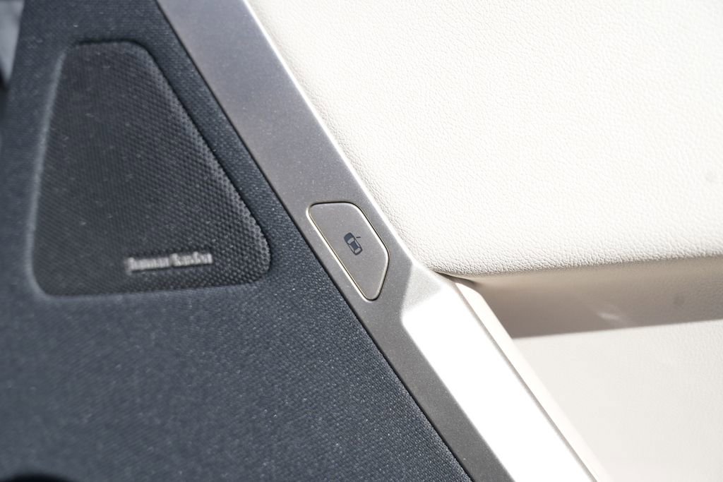 Used 2022 BMW iX xDrive50 w/ Premium Package image 39