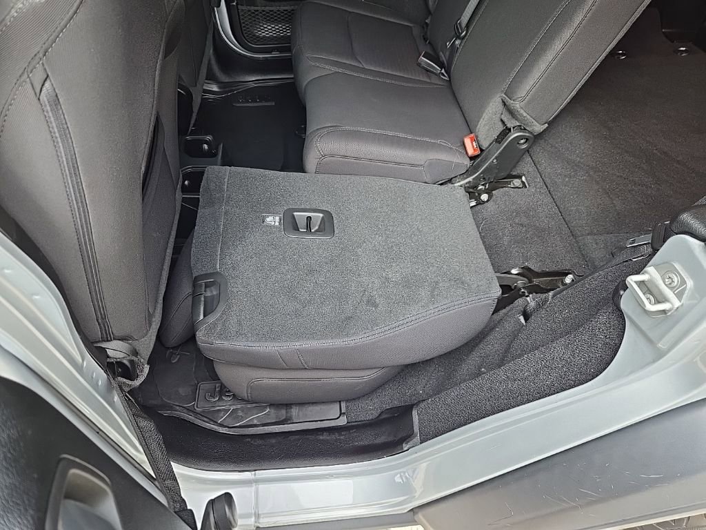 Used 2022 Jeep Wrangler Unlimited Willys image 42