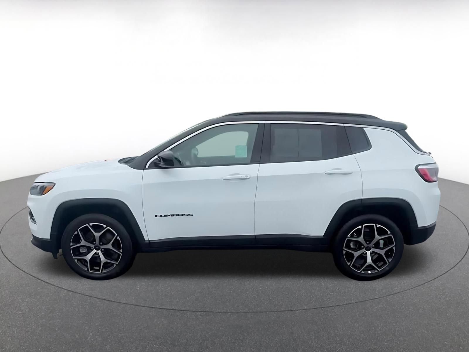 Used 2025 Jeep Compass Limited AWD/4WD image 9