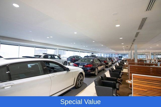 Used 2025 BMW 760i xDrive w/ Premium Package AWD/4WD image 30