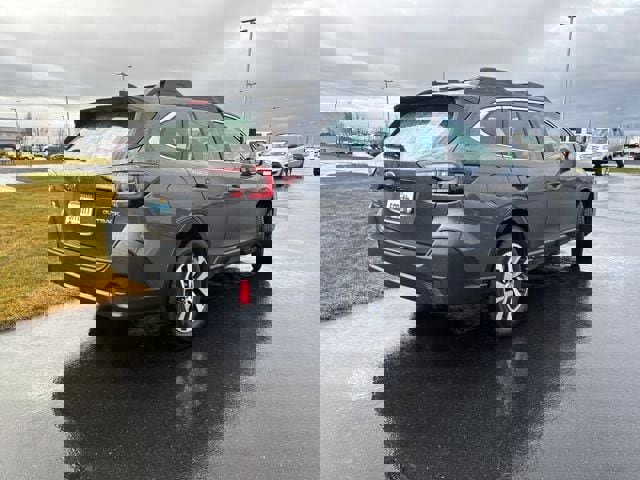 Used 2021 Subaru Outback image 3