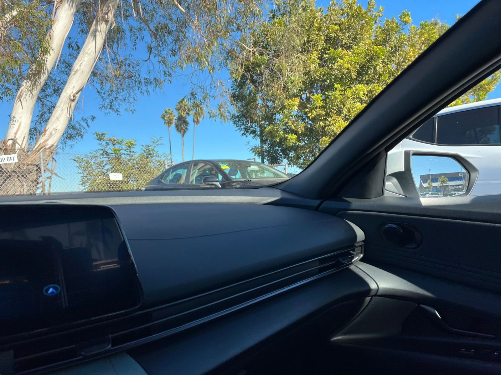 Used 2025 Hyundai Elantra Limited image 36