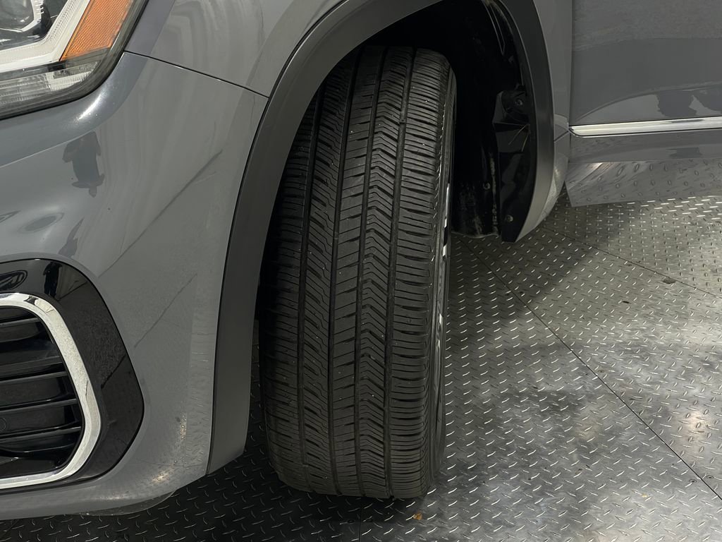 Used 2021 Volkswagen Atlas Cross Sport SE w/ Panoramic Sunroof Package image 35