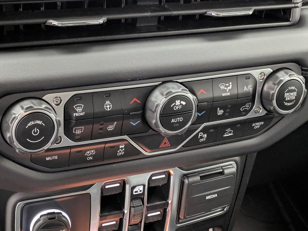 New 2025 Jeep Wrangler Unlimited Rubicon 392 image 30