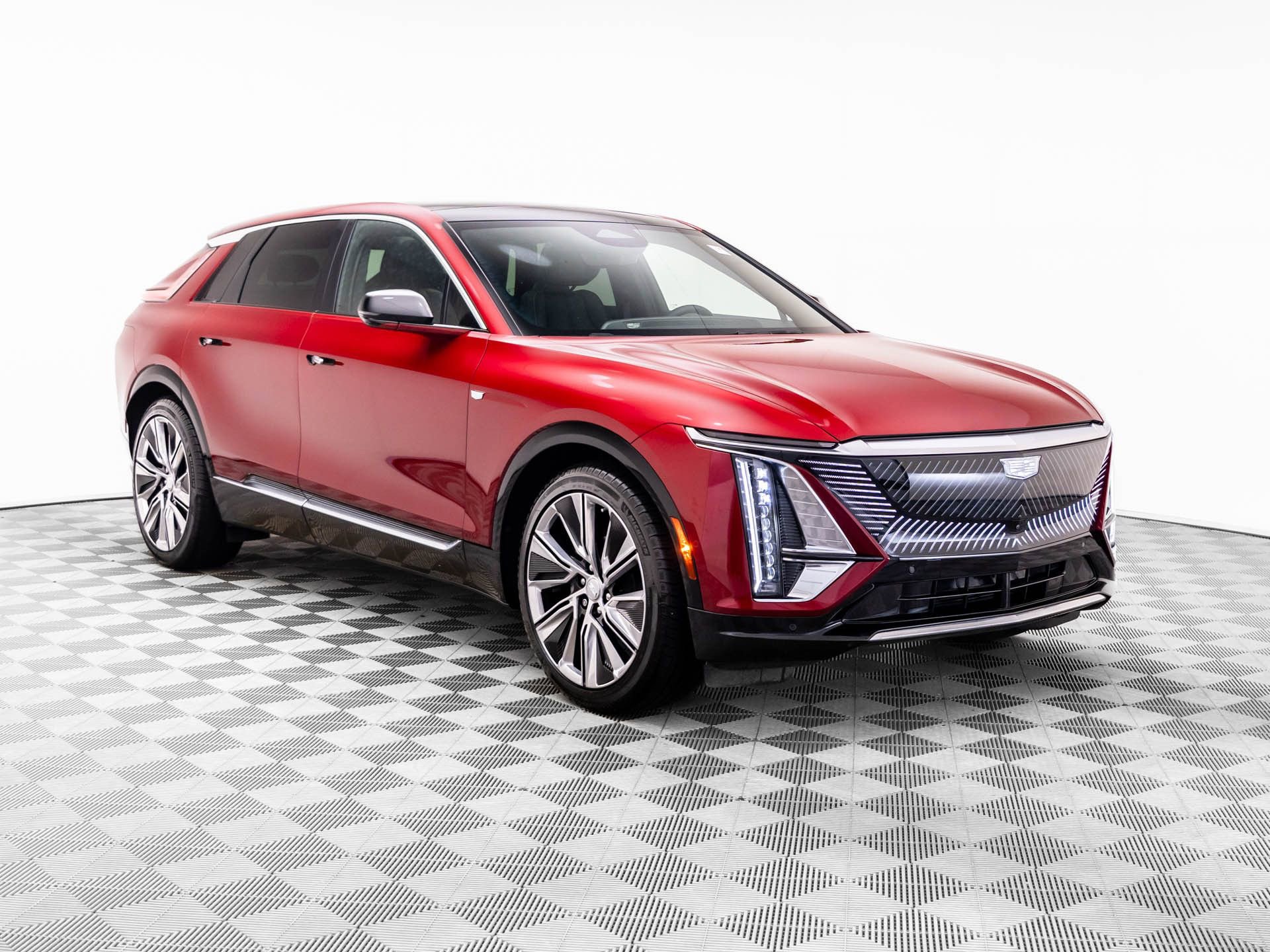 Used 2024 Cadillac Lyriq Luxury w/ LPO, Floor Liner Package image 8