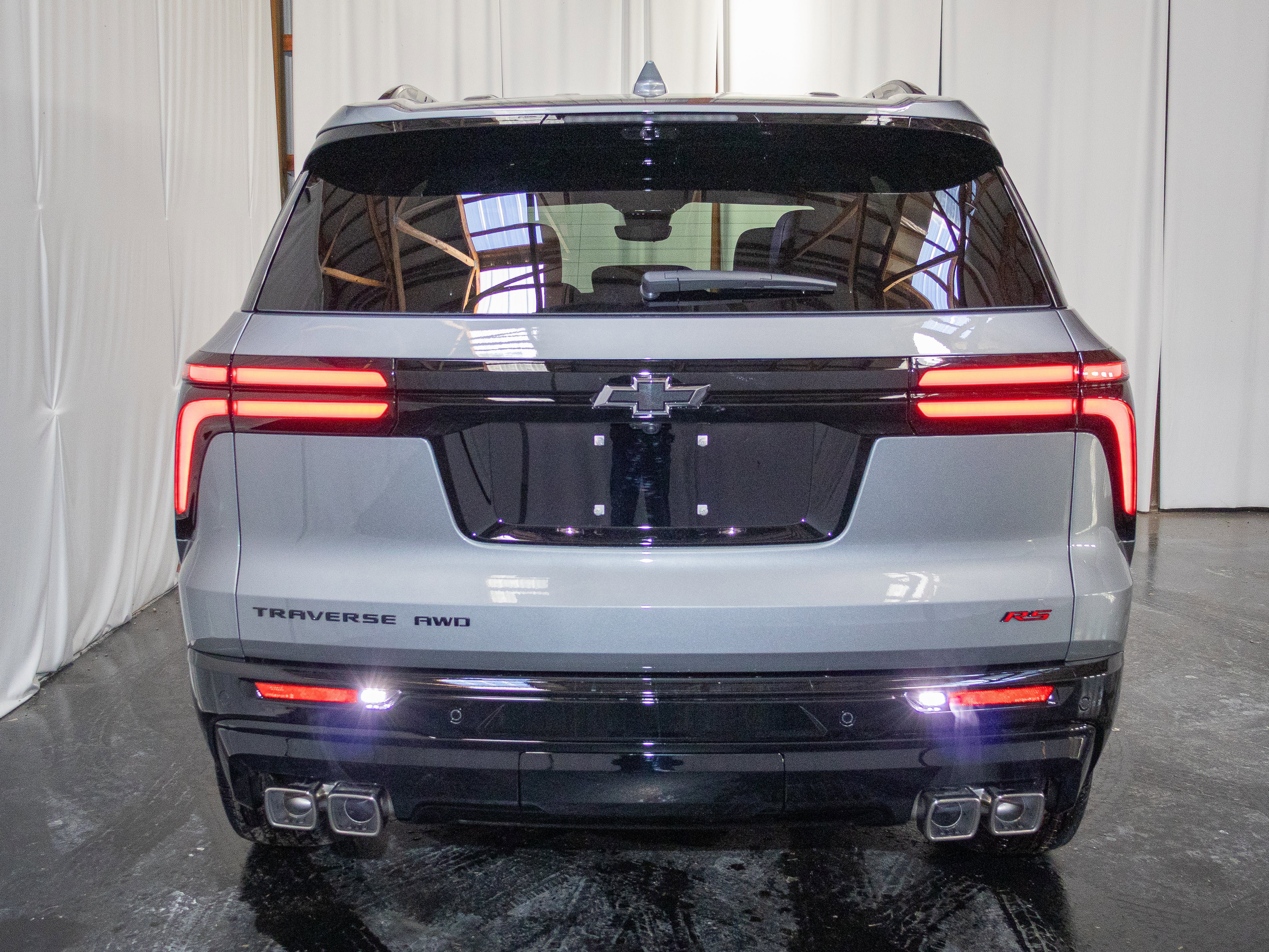 New 2026 Chevrolet Traverse RS image 3