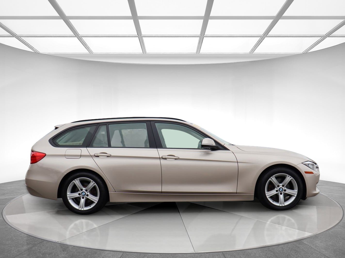 Used 2014 BMW 328d xDrive Wagon AWD/4WD image 4
