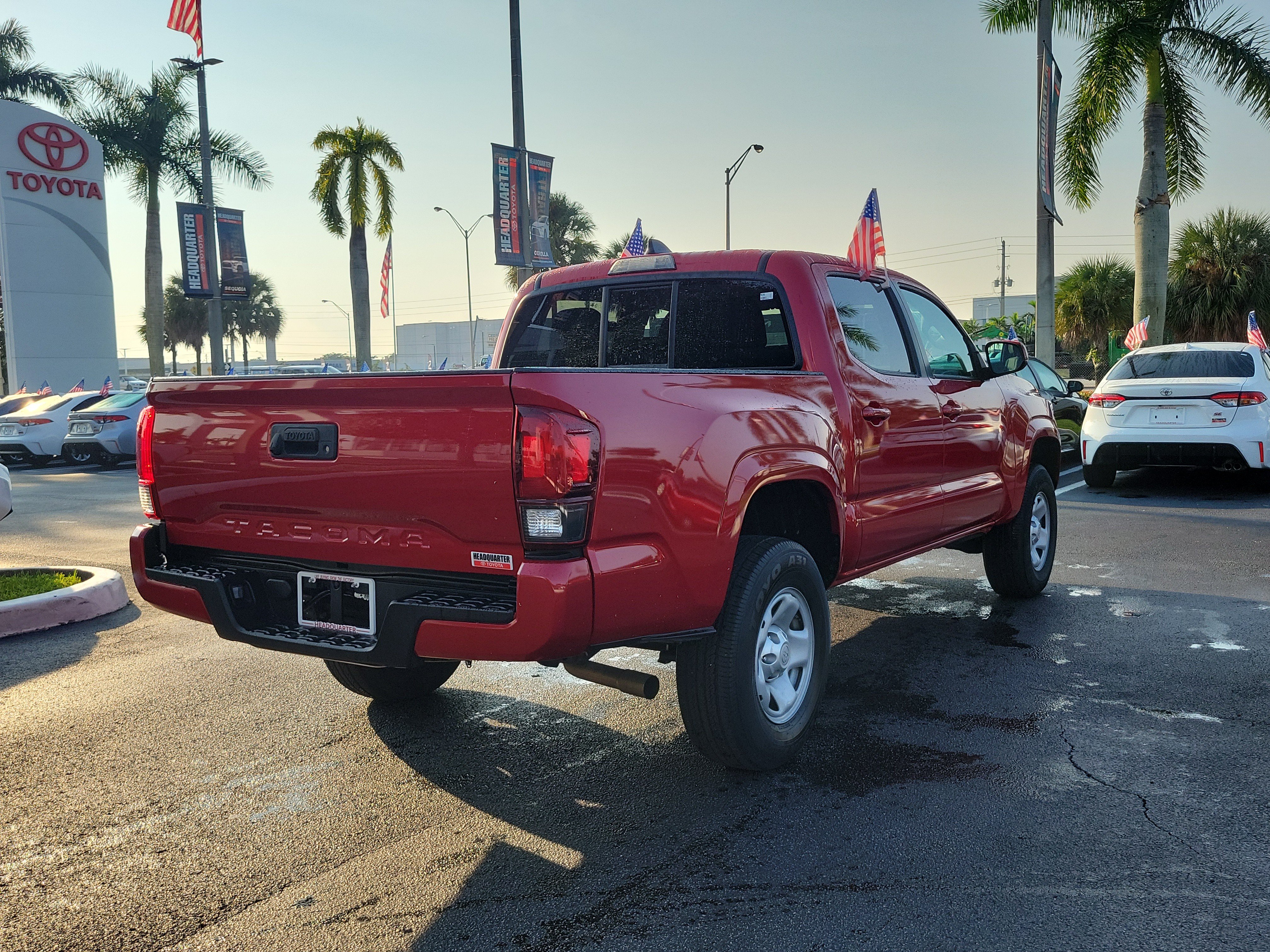 Used 2023 Toyota Tacoma SR w/ SR Convenience Package RWD image 11