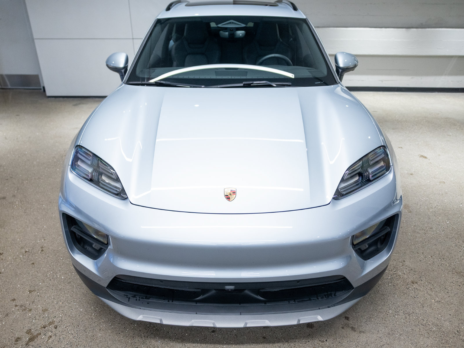 Certified 2025 Porsche Macan 4S Electric AWD/4WD image 8