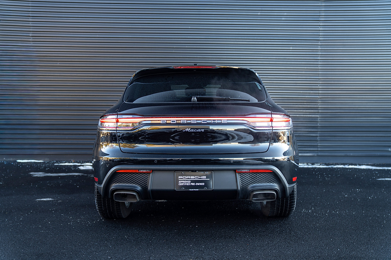 Certified 2025 Porsche Macan AWD/4WD image 29