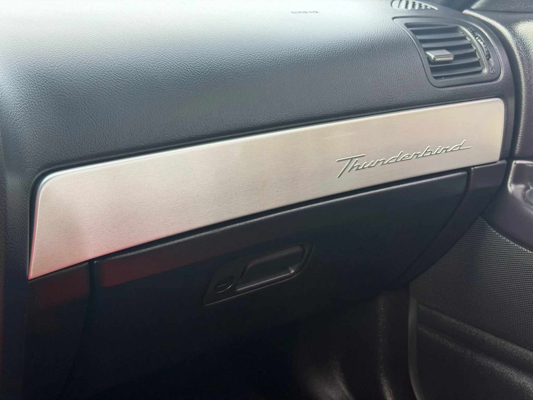 Used 2003 Ford Thunderbird image 3