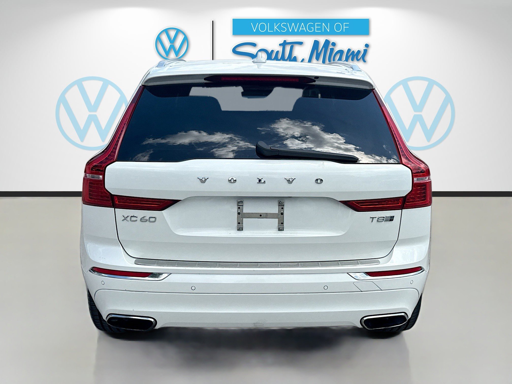 Used 2019 Volvo XC60 T8 Inscription w/ Advanced Package image 6