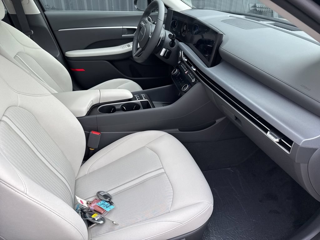 New 2026 Hyundai Sonata SEL AWD/4WD image 17