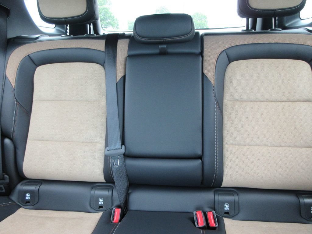 New 2027 Chevrolet Equinox ACTIV w/ Convenience Package III FWD image 19