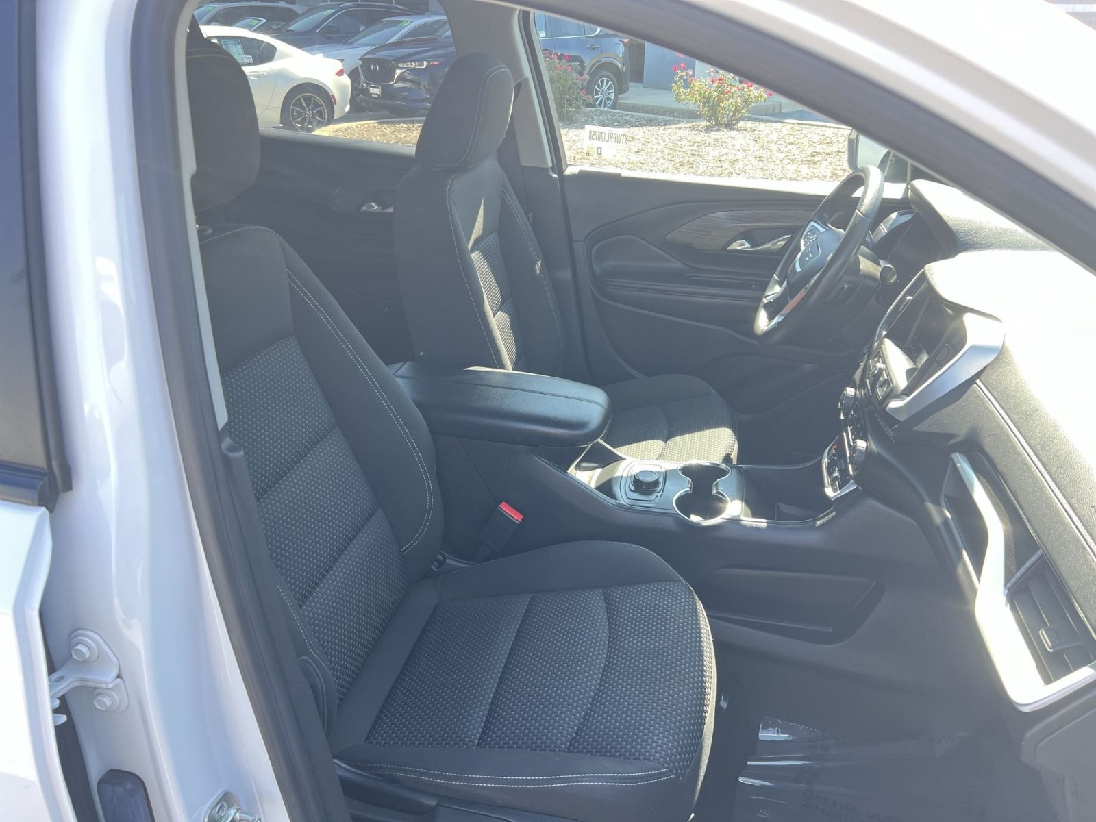 Used 2024 GMC Terrain SLE FWD image 24