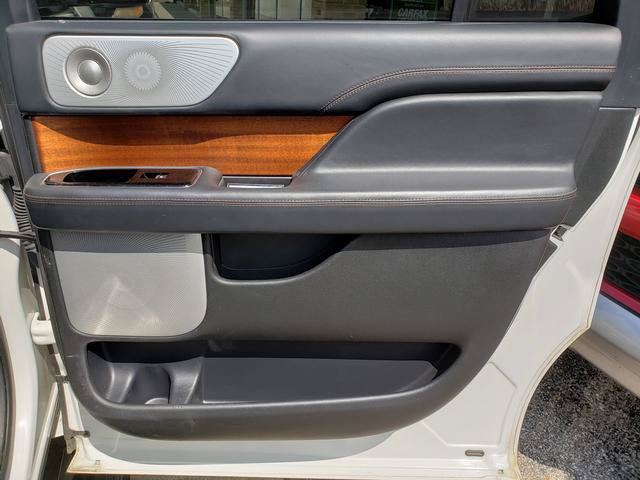 Used 2022 Lincoln Navigator L Black Label AWD/4WD image 17