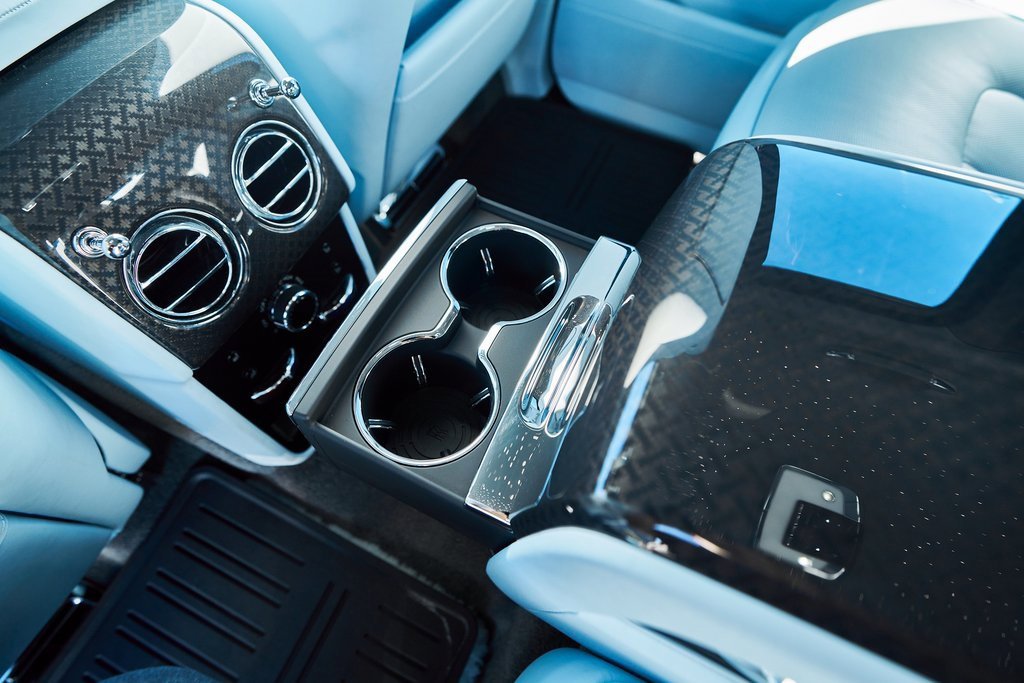 Used 2022 Rolls-Royce Cullinan Black Badge w/ Dark Exterior Package image 52