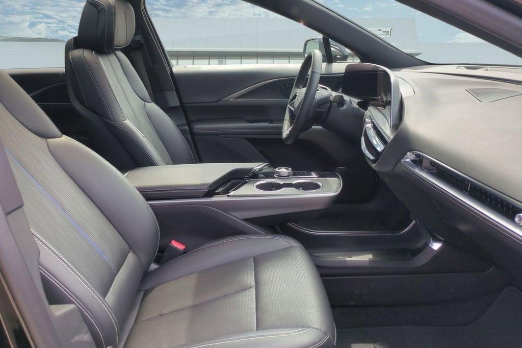 Certified 2024 Cadillac Lyriq Luxury image 16
