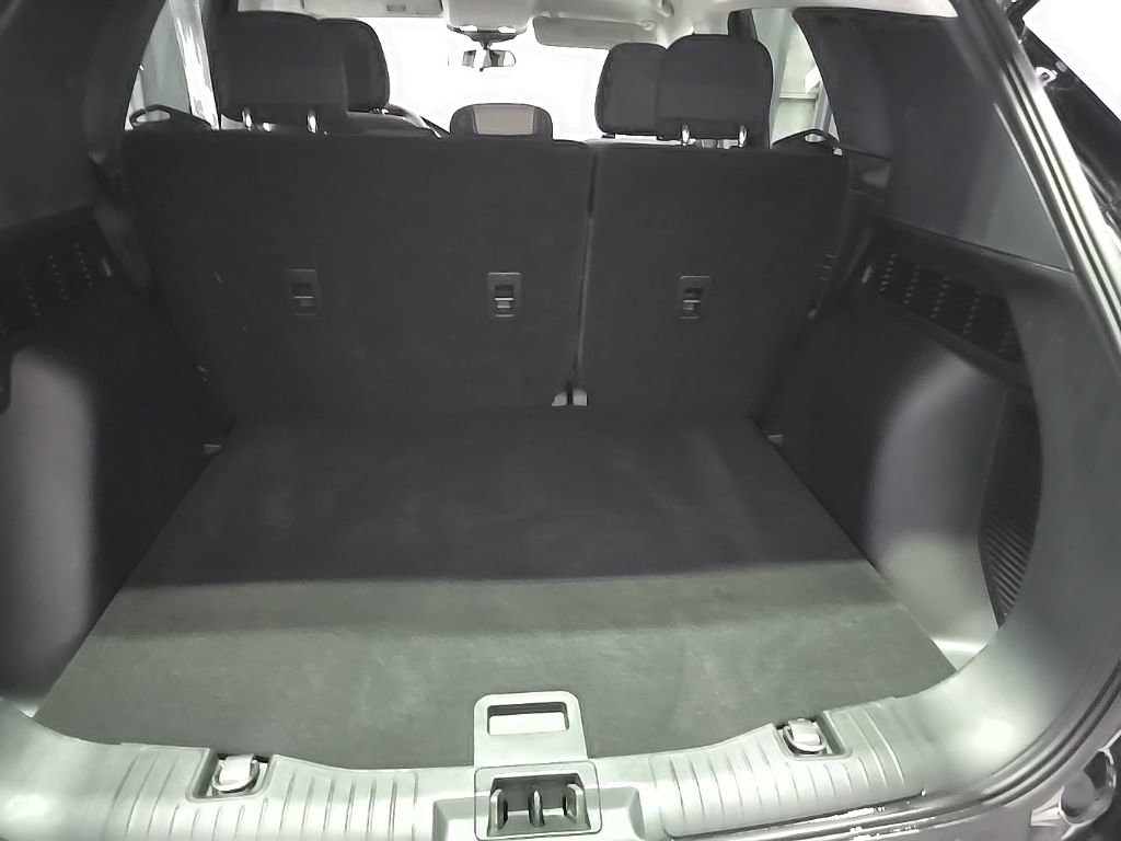 Used 2021 Ford Escape SE w/ SE Sport Appearance Package image 12