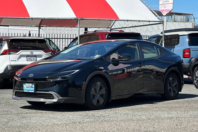 Used 2025 Toyota Prius Plug-In Hybrid image 8