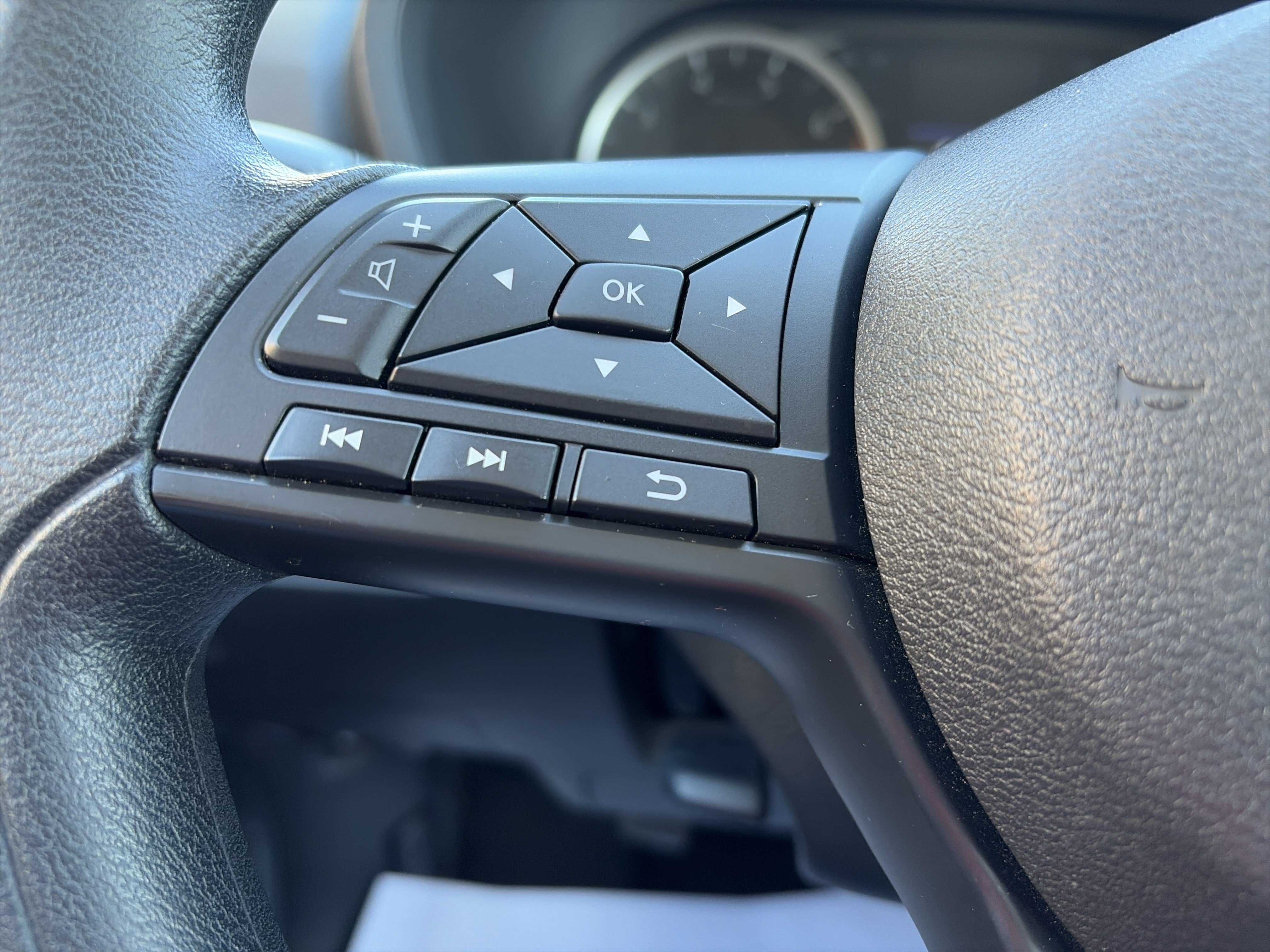 Used 2025 Nissan Sentra S FWD image 18
