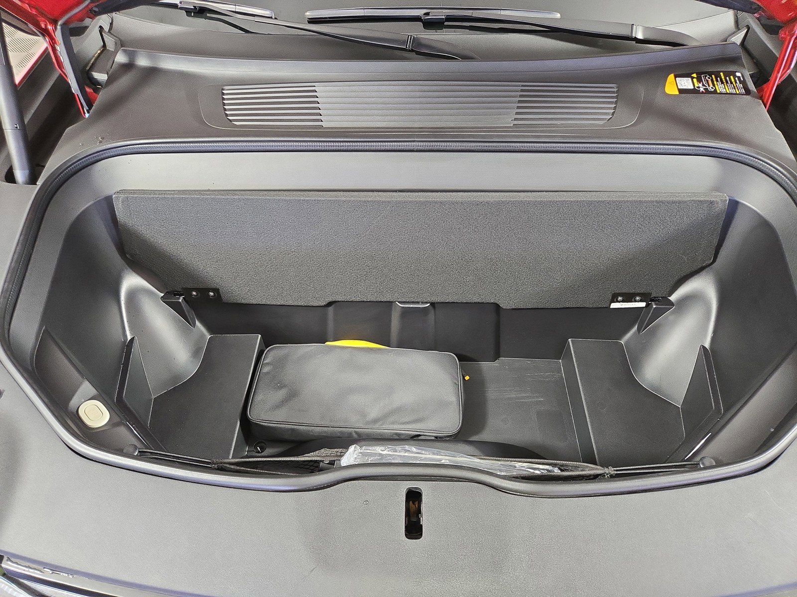 Used 2024 Rivian R1S Adventure AWD/4WD image 14