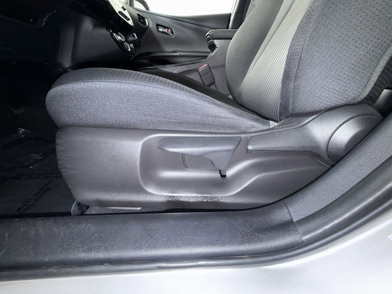 Used 2022 Toyota Prius Prime LE image 14