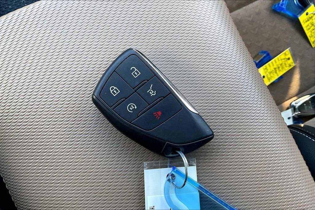 Used 2025 Chevrolet Equinox ACTIV w/ Safety and Technology Package image 35