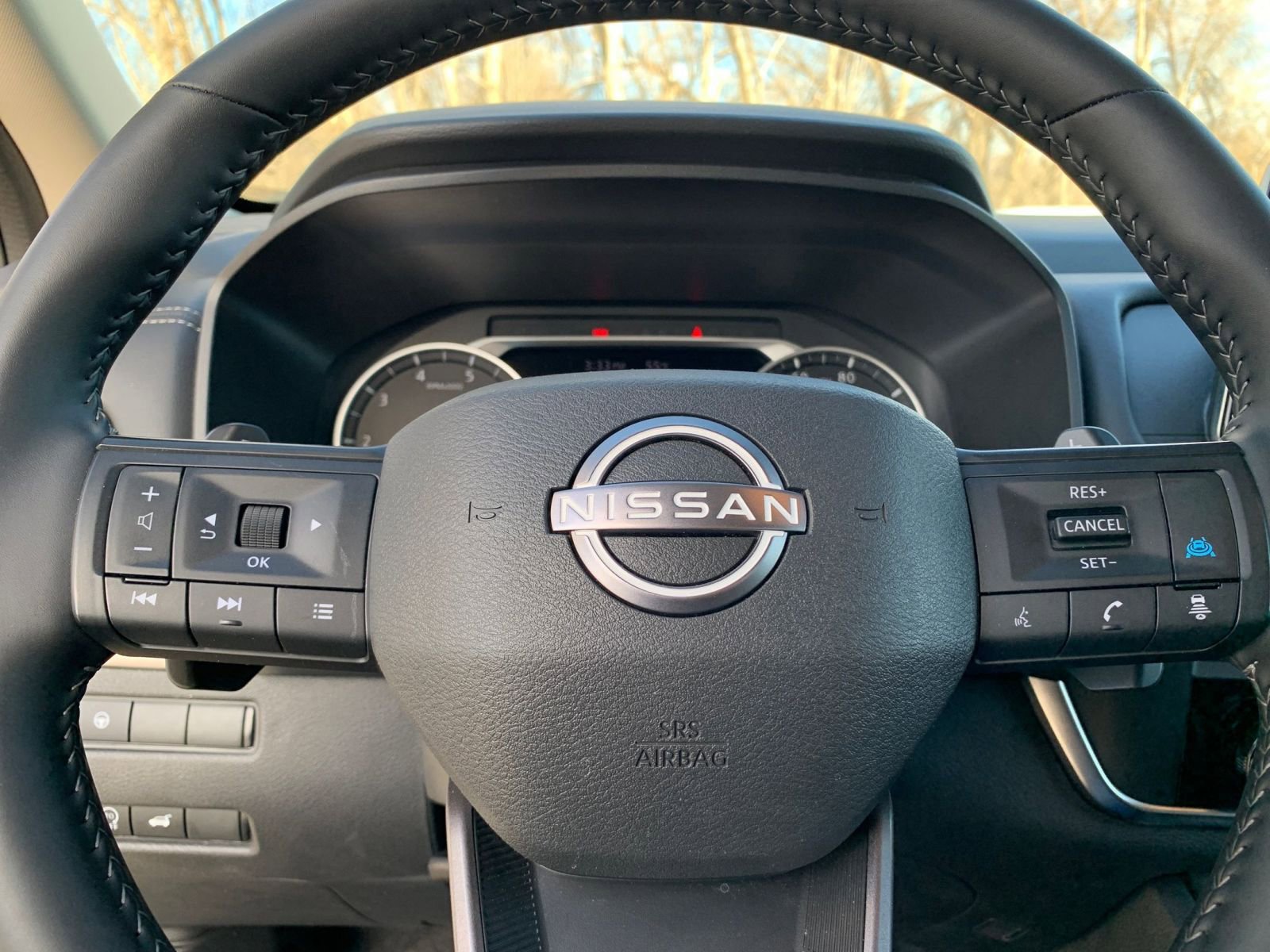 Used 2025 Nissan Rogue SV image 30