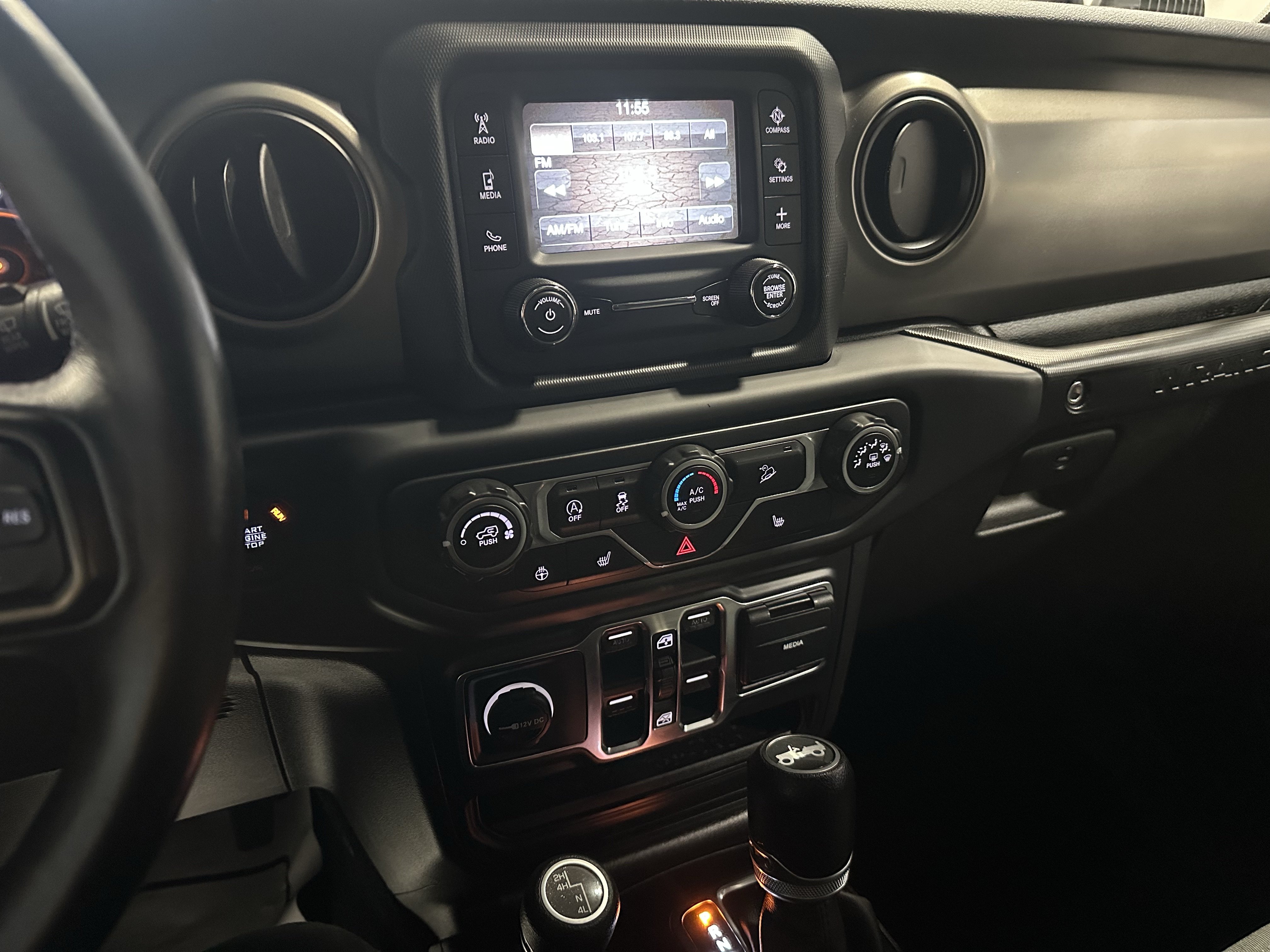 Used 2018 Jeep Wrangler Unlimited Sport S AWD/4WD image 14