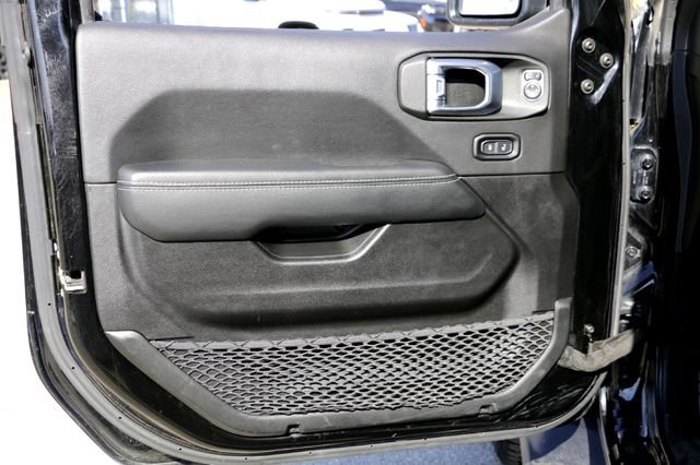 Used 2022 Jeep Wrangler Unlimited Sahara AWD/4WD image 21
