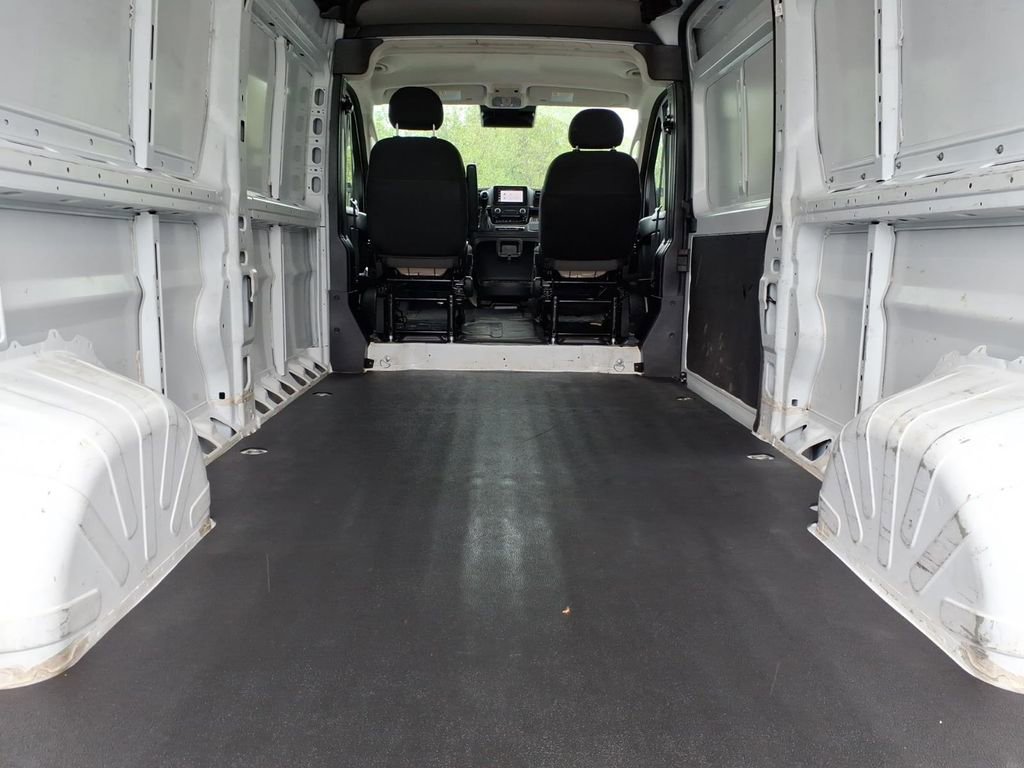 Used 2025 RAM ProMaster 2500 w/ Convenience Group FWD image 17