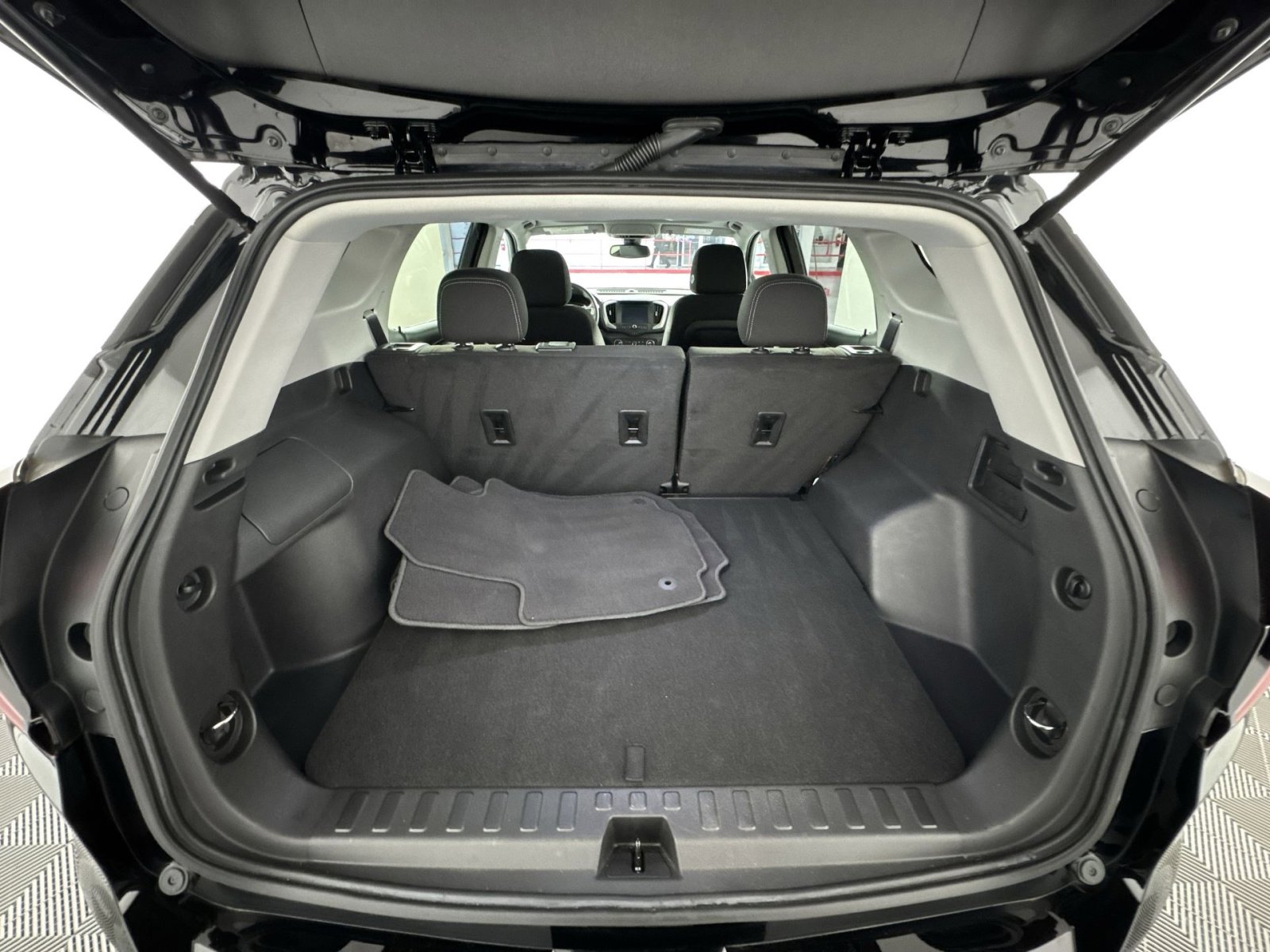 Used 2022 GMC Terrain SLE w/ Driver Convenience Package image 26