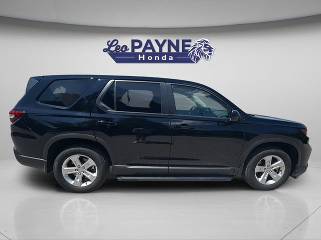 Used 2023 Honda Pilot LX image 3
